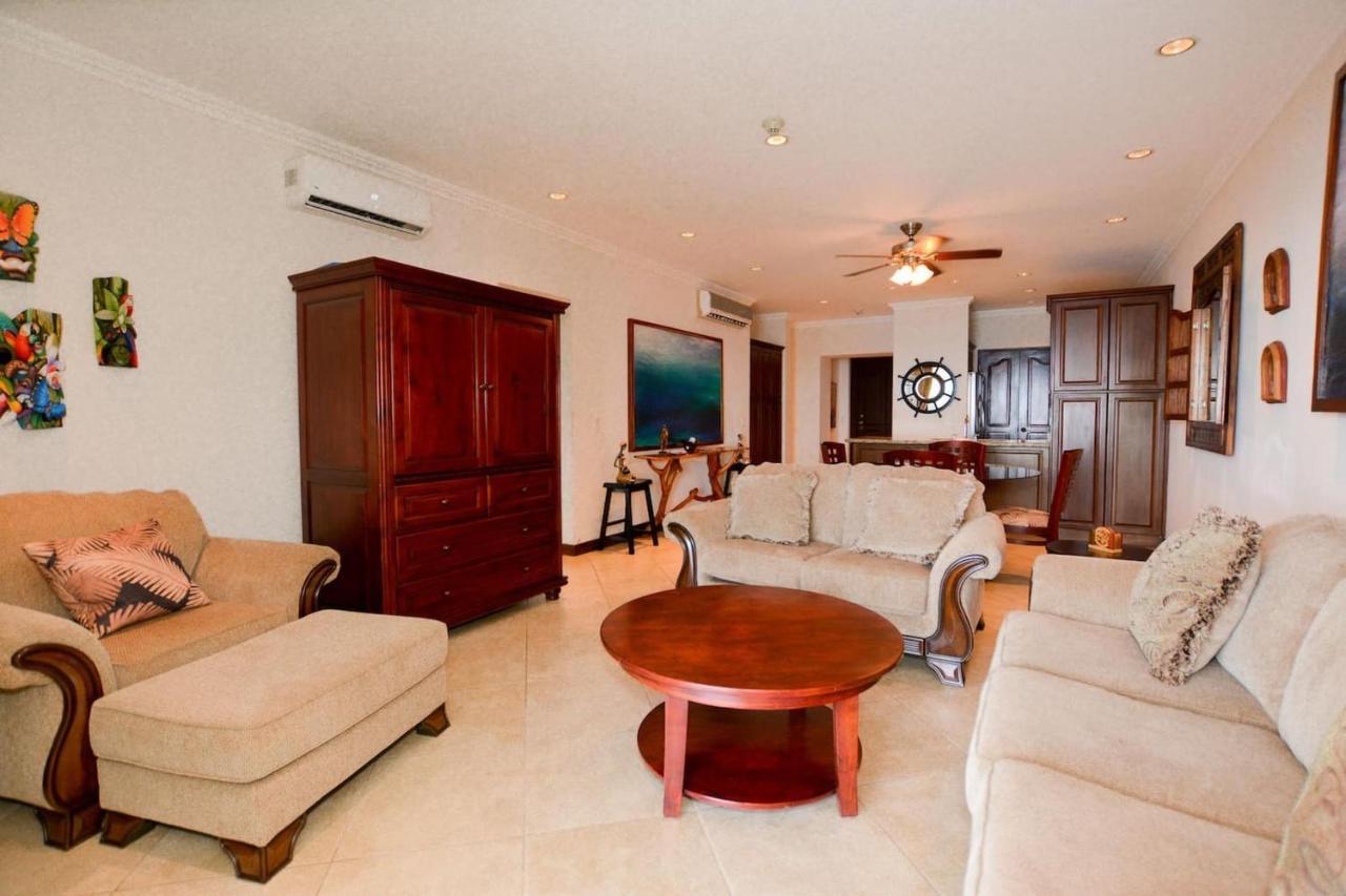 Villa Exquisitely Decorated 5Th-Floor Aerie With Views Of Two Bays In Flamingo à Playa Flamingo Extérieur photo